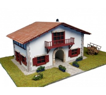 Сборная деревянная модель деревенского дома Artesania Latina Chalet kit de Caserío con carro, 1/72#1919977