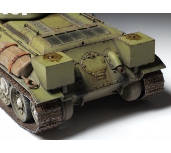 Сборная модель ZVEZDA Советский средний танк Т-34/76 обр. 1942 г., 1/35#1917915