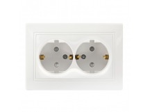 Розетка двойная одноместная с заземлением 16А белая с защ. штор. "Венера" (SBE-01w-16-S2-1Z-c)